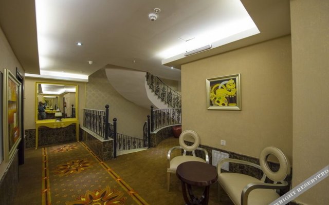 La Fontaine Royal Hotel