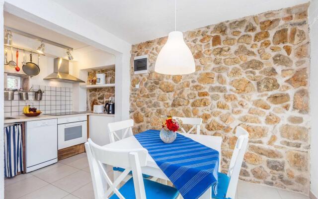 Holiday House Lara 04401