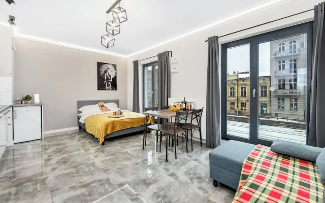 Lumina apartment near the station