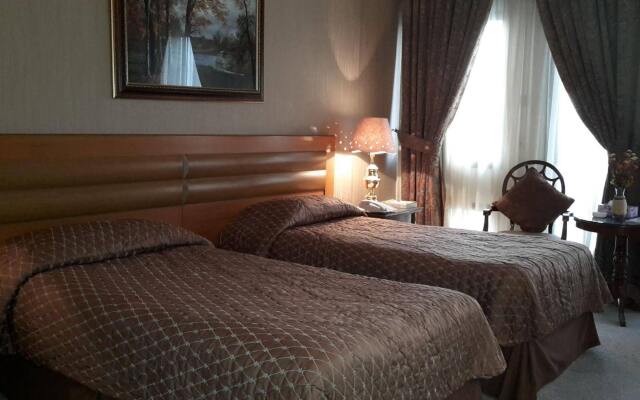 New Park Hotel