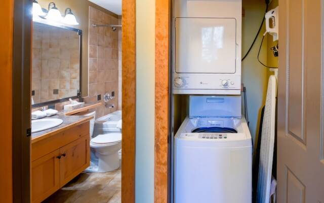 Timberline Lodges by Fernie Lodging Co