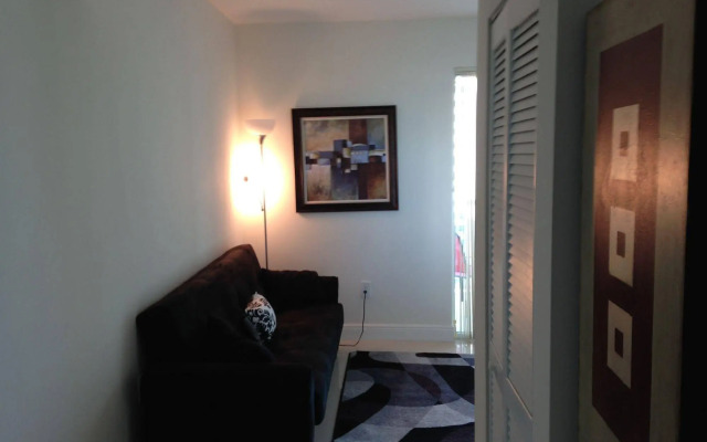 Luxury Suite in One Broadway by Lyx Miami