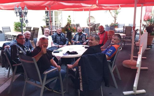 Hotel-Gasthof-Fleischerei - Zur alten Post