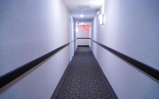 Hotel Mint JFK Airport