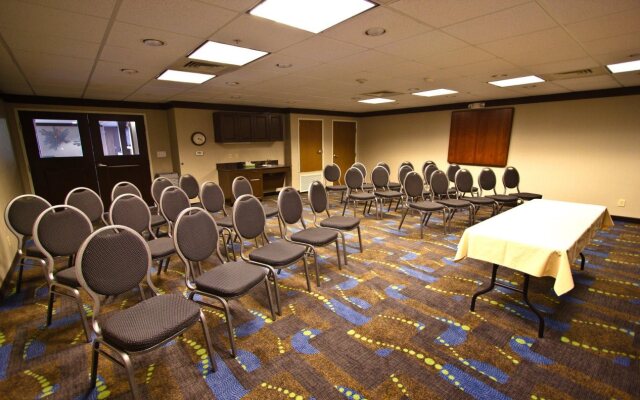 Holiday Inn Express Hotel & Suites Bastrop by IHG