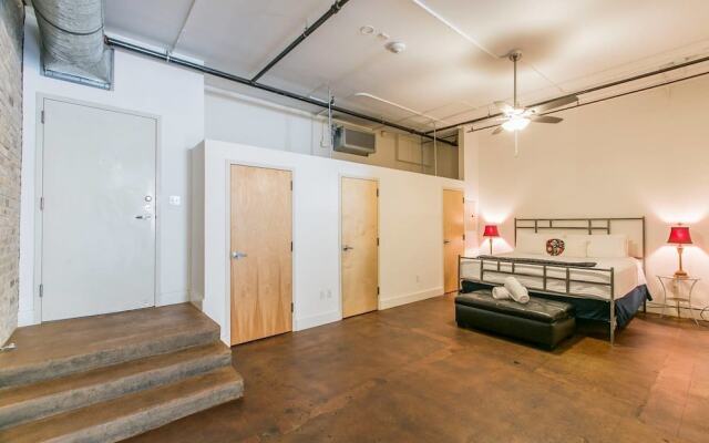 Downtown Loft by 6th St. Prime Sxsw!