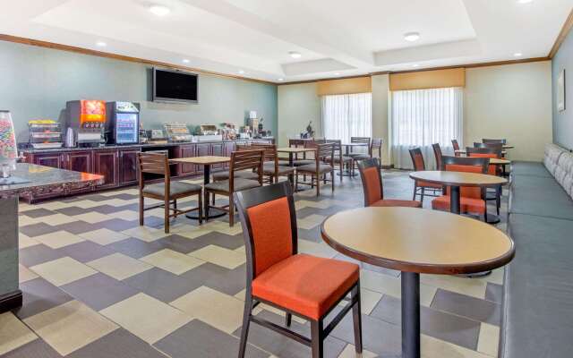 La Quinta Inn & Suites by Wyndham Glen Rose