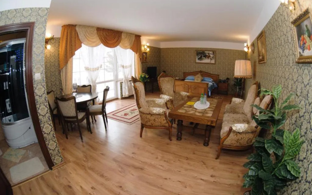 Hotel & Spa Antyczny Dwór