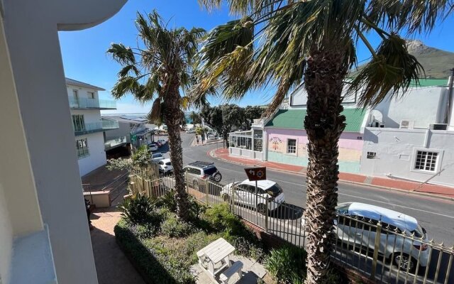 Studio in Camps Bay - 40m From Beach
