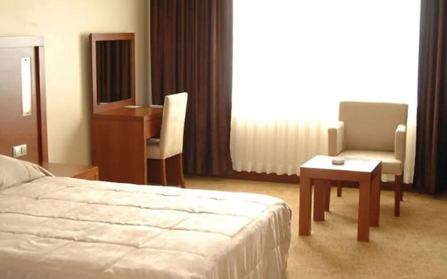 Paluri Hotel