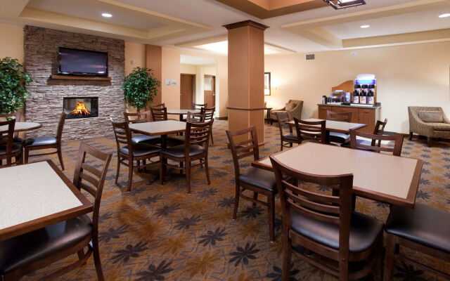 Holiday Inn Express Hotel & Suites LAMAR, an IHG Hotel