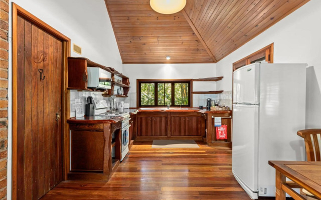 Hunchy Hideaway
