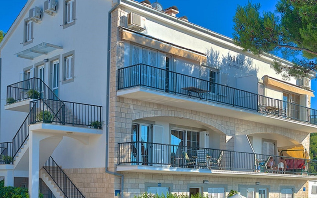 Apartment Vibo - parking and barbecue: A5 Vinka 4 Jelsa, Island Hvar