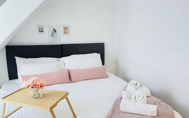 Quartz Apartment in Cambridge