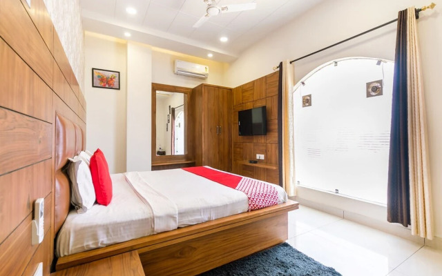 Hotel Crown by OYO Rooms