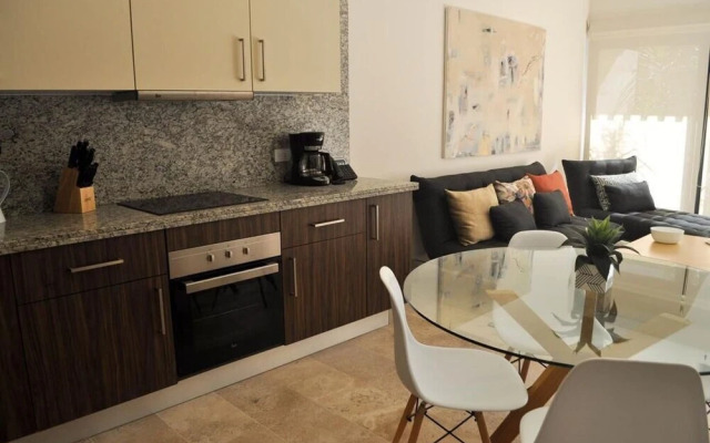 APARTAMENTO LUJOSO PALMARES a mt 5ta Av.