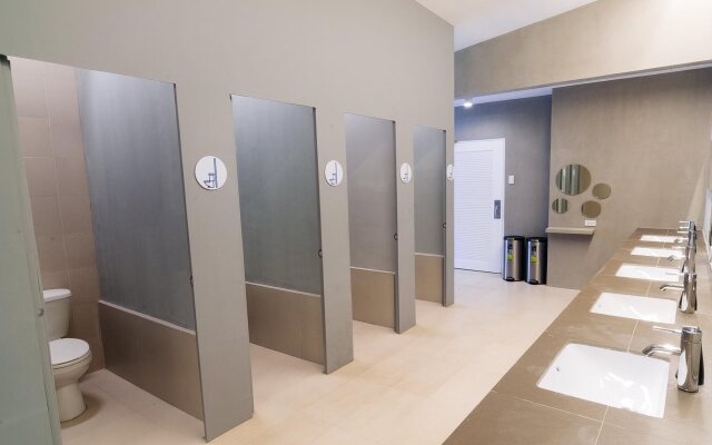 Spin Designer Hostel