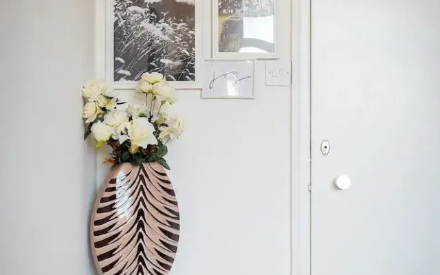 Designer 2-bed 2-bath Behind Selfridges