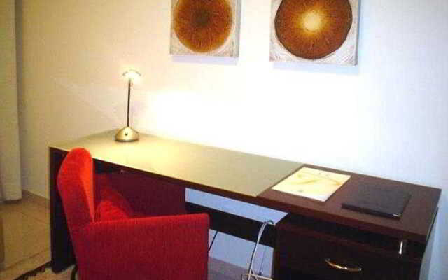 Bristol La Place Hotel