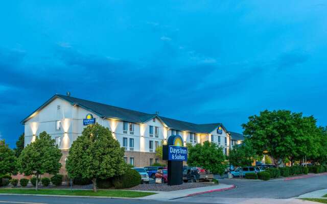 Days Inn & Suites by Wyndham Denver International Airport