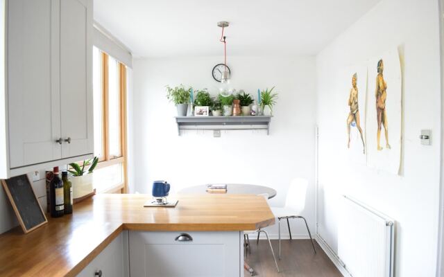 Lovely Flat In Brixton With Balcony