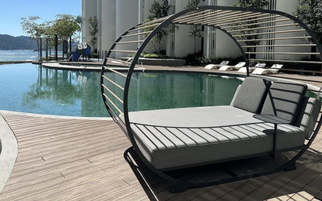 Borneotel The Shore KK by CHG