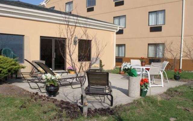 Econo Lodge Inn & Suites Monroe