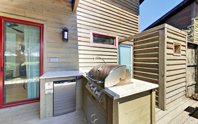 The Reserve at Lake Travis Cabin #4