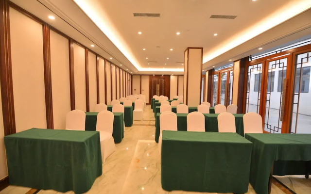 Jingcui Huanyi Hotel