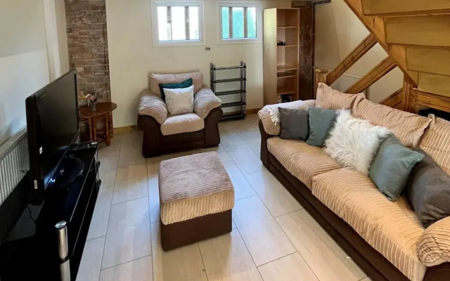 Character 1 Bedroom House With Parking