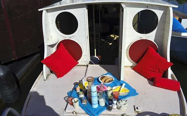 Floating B&B Amsterdam
