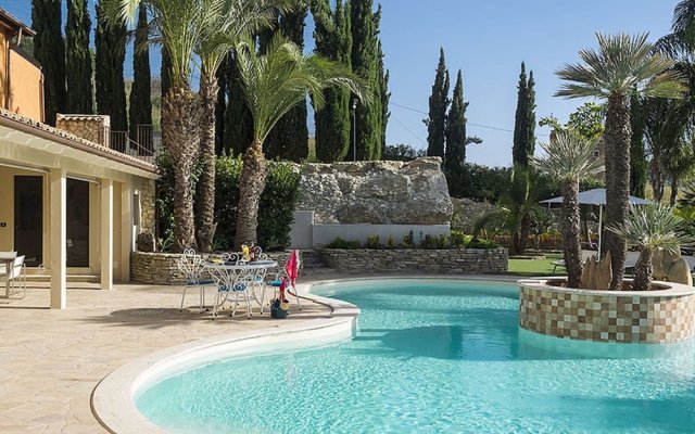 Exclusive Luxury Villa in Agrigento with Private Pool, Hot Tub, BBQ