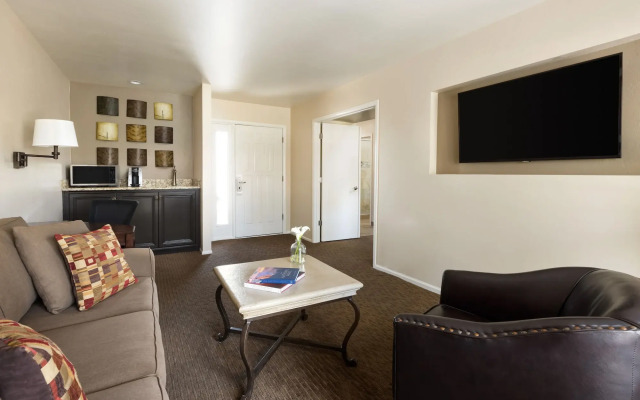 Scottsdale Plaza Resort