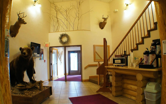 Pictured Rocks Inn & Suites