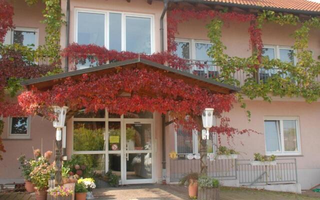 Hotel Landau Gästehaus Kleine Kalmit