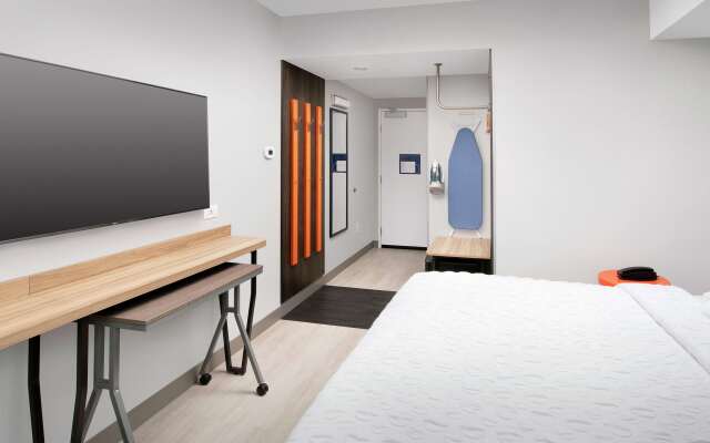 Tru by Hilton Louisville East