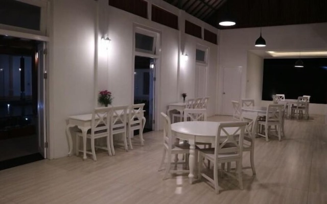 Sinom Borobudur Hotel
