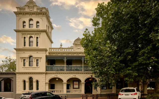 Yarra Valley Grand Hotel