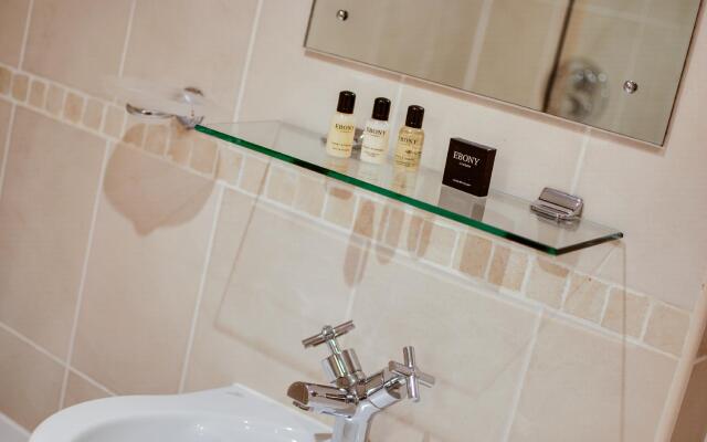 Base Serviced Apartments - Cumberland Street