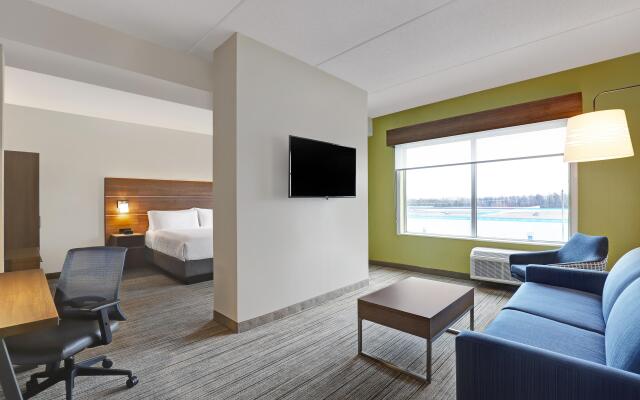 Holiday Inn Express & Suites Collingwood by IHG