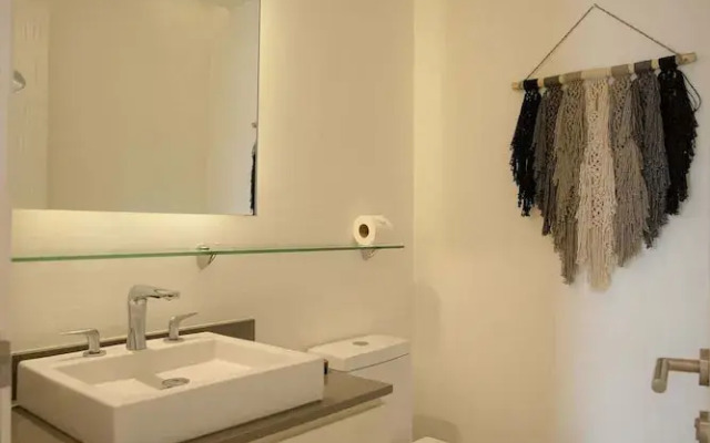 3 Br. Ocean Front PH With Stunning Views