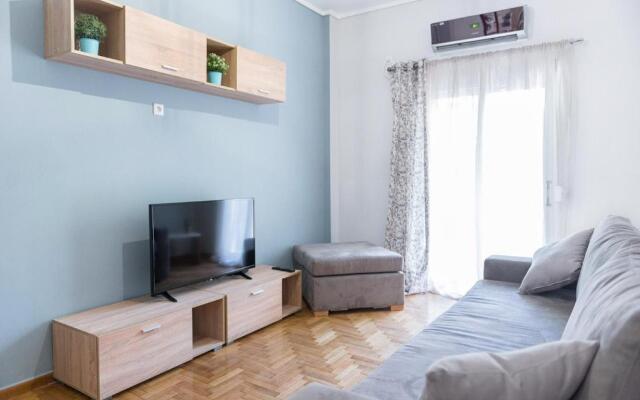 Mar25 by Smart Cozy Suites - In the heart of Athens - 9 minutes from metro - Available 24hr