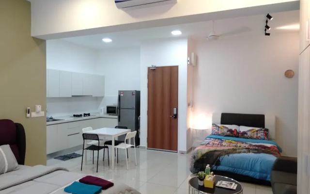 Summer Studio 2 - One South – Guest Rooms – Seri Kembangan