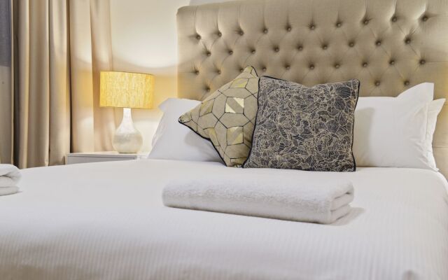 HomeHotel-Luxurious next to Shopping