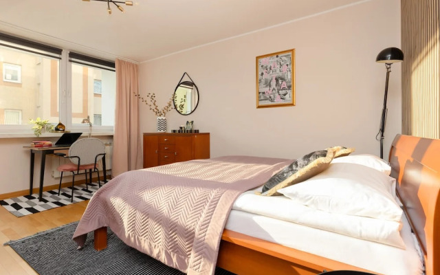 Saska Kępa Apartment by Renters