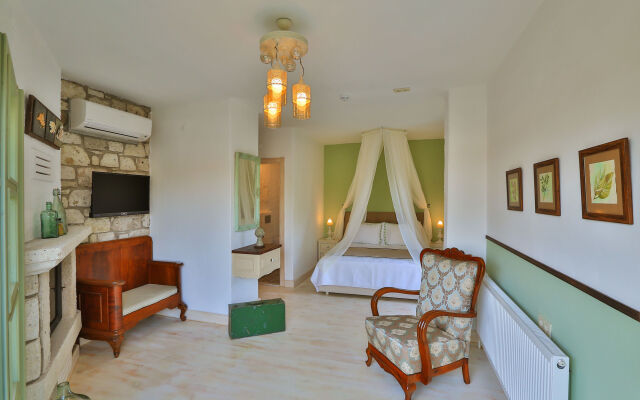 Palas Alacati - Adults Only