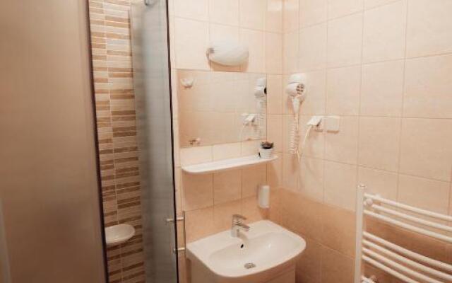 Boglárka Panzió - Étterem és Apartmanházak