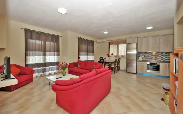 Marina Maisonette by Rentalspro
