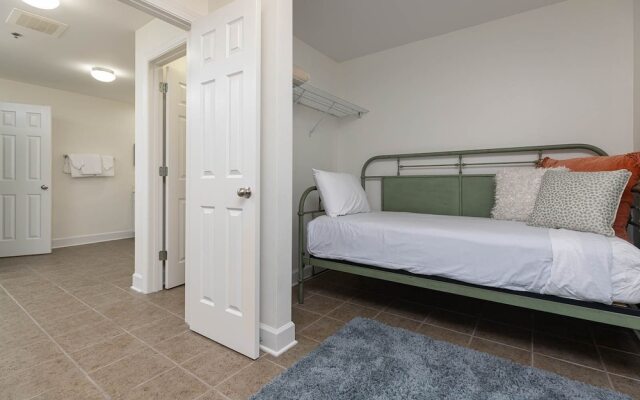 Phoenix Ix 911 1 Bedroom Condo