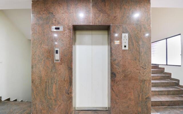 OYO The Royal International Hotel